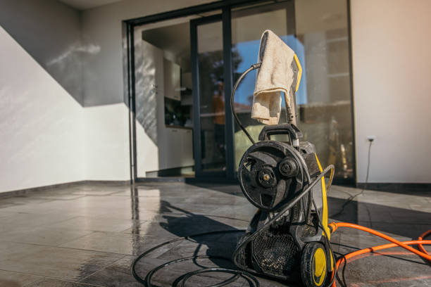 Animal Enclosure Cleaning in Brownsville, FL